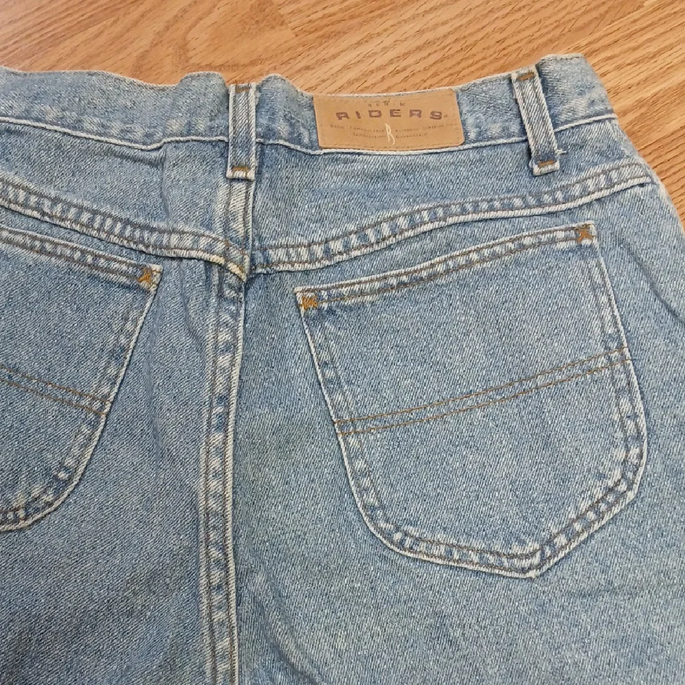 Riders by Lee Women's Classic Blue Jean Shorts 12 - Picture 2 of 6